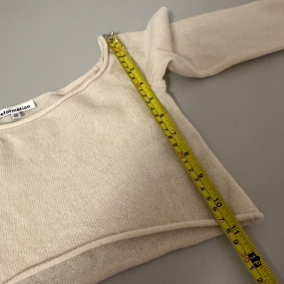 Reformation Valeria Cashmere Cropped Sweater in Cream | Size XS - Picture 11 of 12